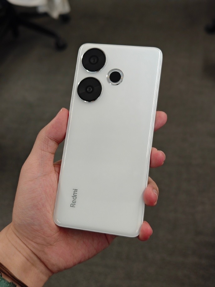 Redmi Turbo 3 镜瓷白配色上架：白色中框+白色后盖，今晚 8 点开售