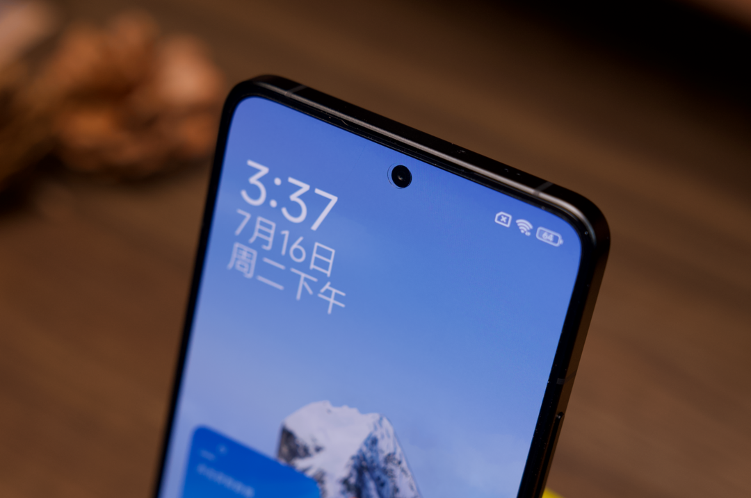 PhoneTalk：自居「性能魔王」，「至尊」定位诚不欺我丨Redmi K70 至尊版上手评测